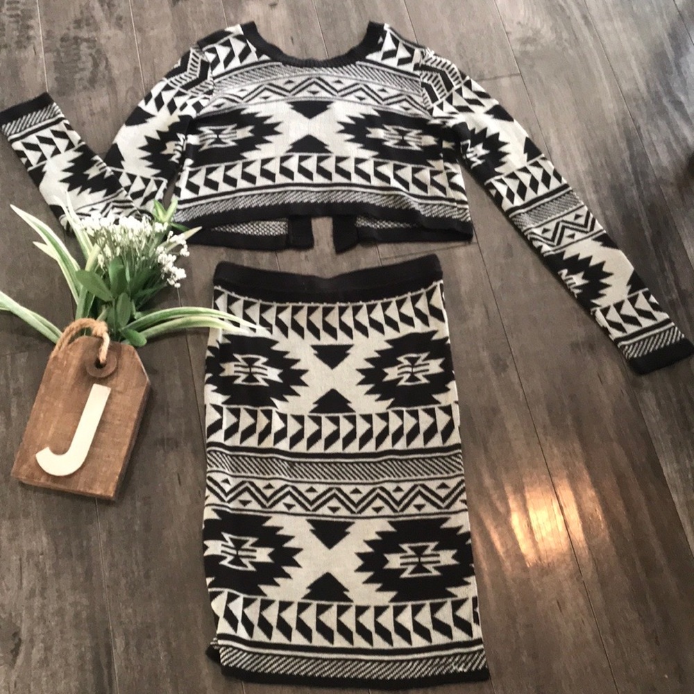 Yarn Art Two Piece Crop Top/Pencil Skirt Set